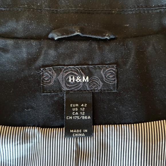 H&M Cropped Blazer - Picture 3 of 5